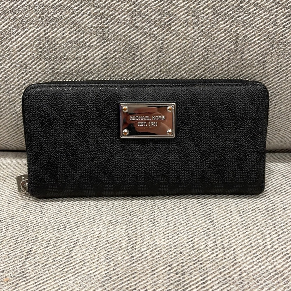 Michael Kors zip around wallet
